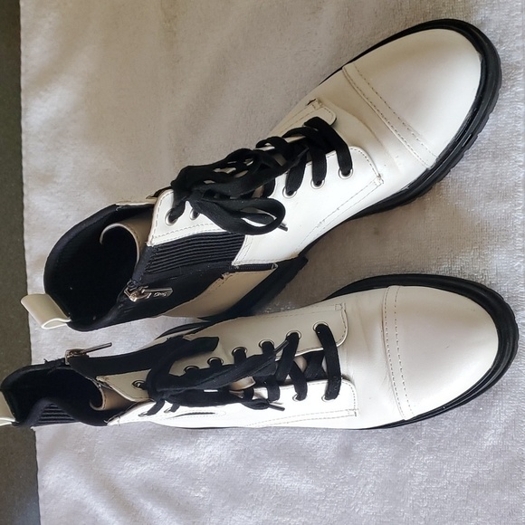 Circus by Sam Edelman Womens Giovanny White Ankle Sz. 8.5 Boots - Picture 3 of 11